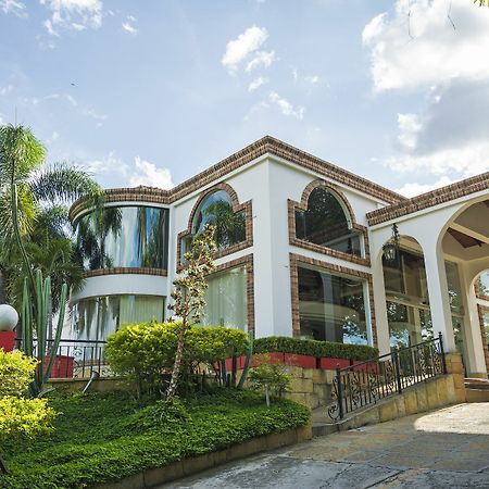 Hotel San Juan Internacional Girón Екстериор снимка