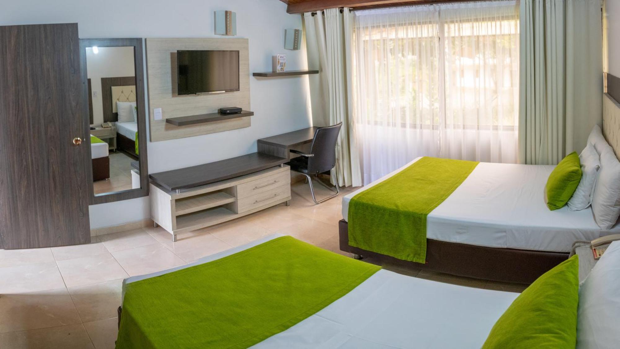 Hotel San Juan Internacional Girón Екстериор снимка