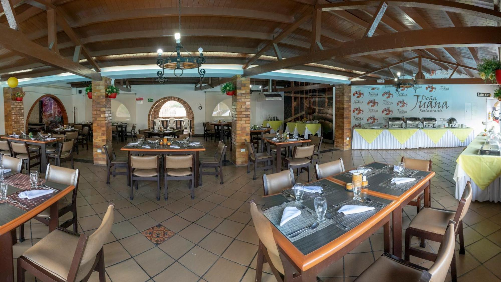 Hotel San Juan Internacional Girón Екстериор снимка