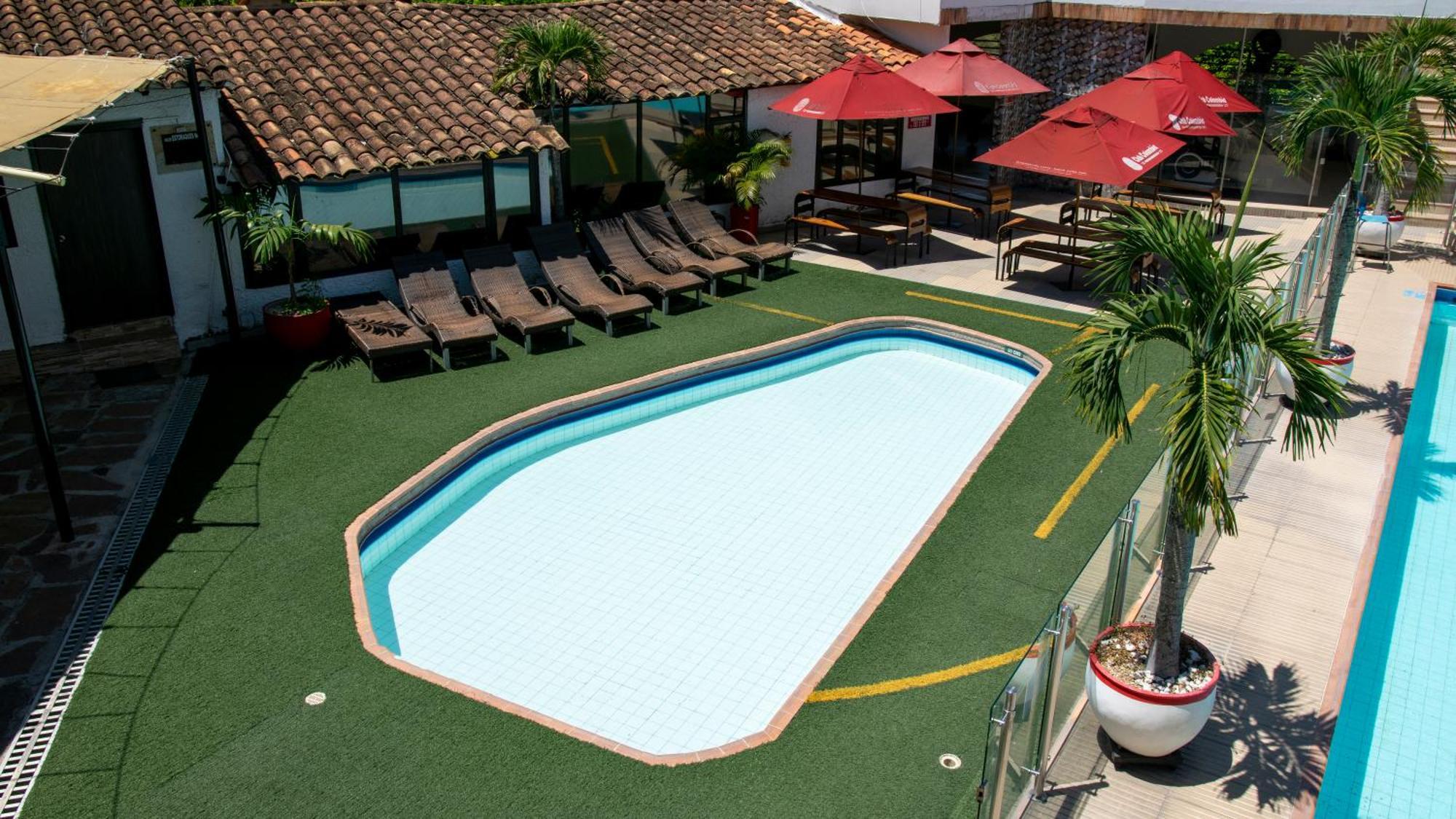 Hotel San Juan Internacional Girón Екстериор снимка