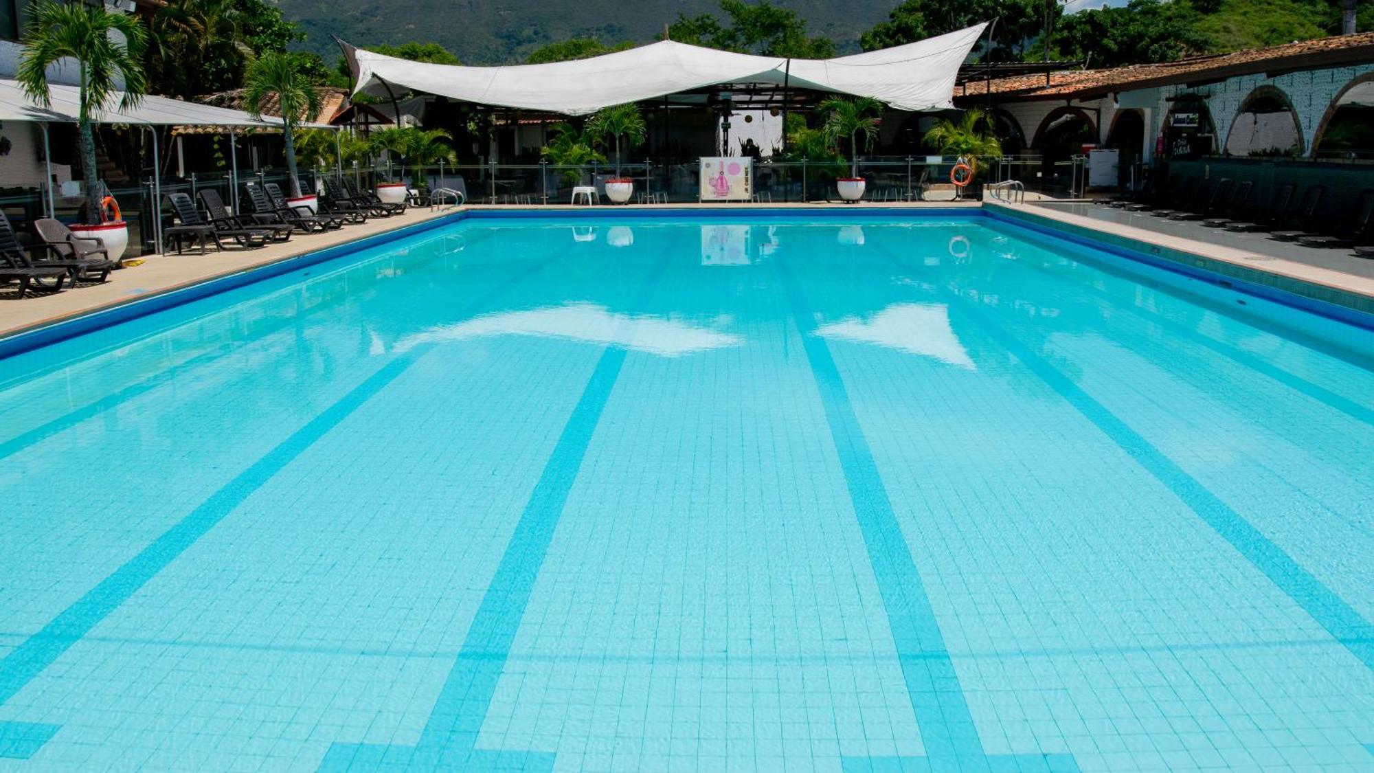 Hotel San Juan Internacional Girón Екстериор снимка