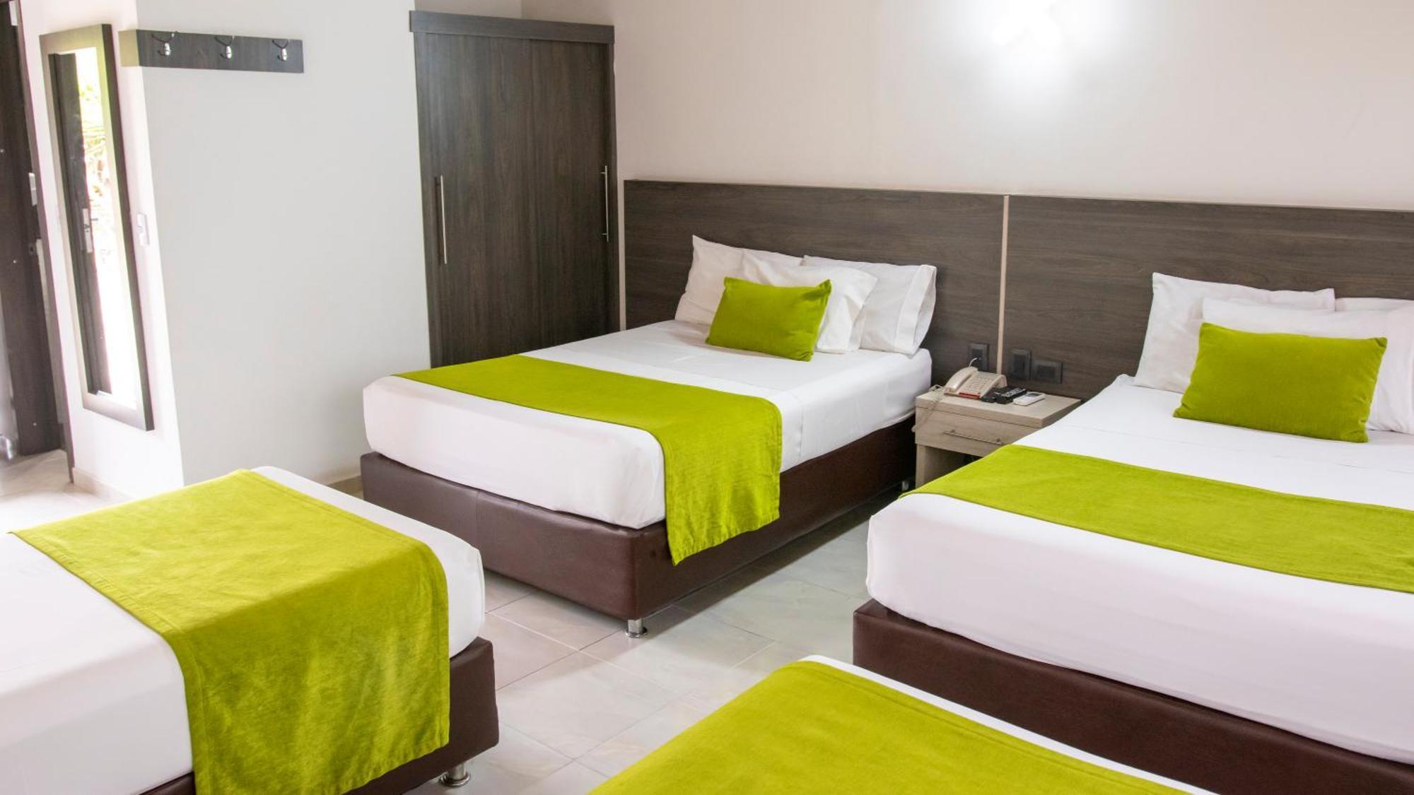 Hotel San Juan Internacional Girón Екстериор снимка