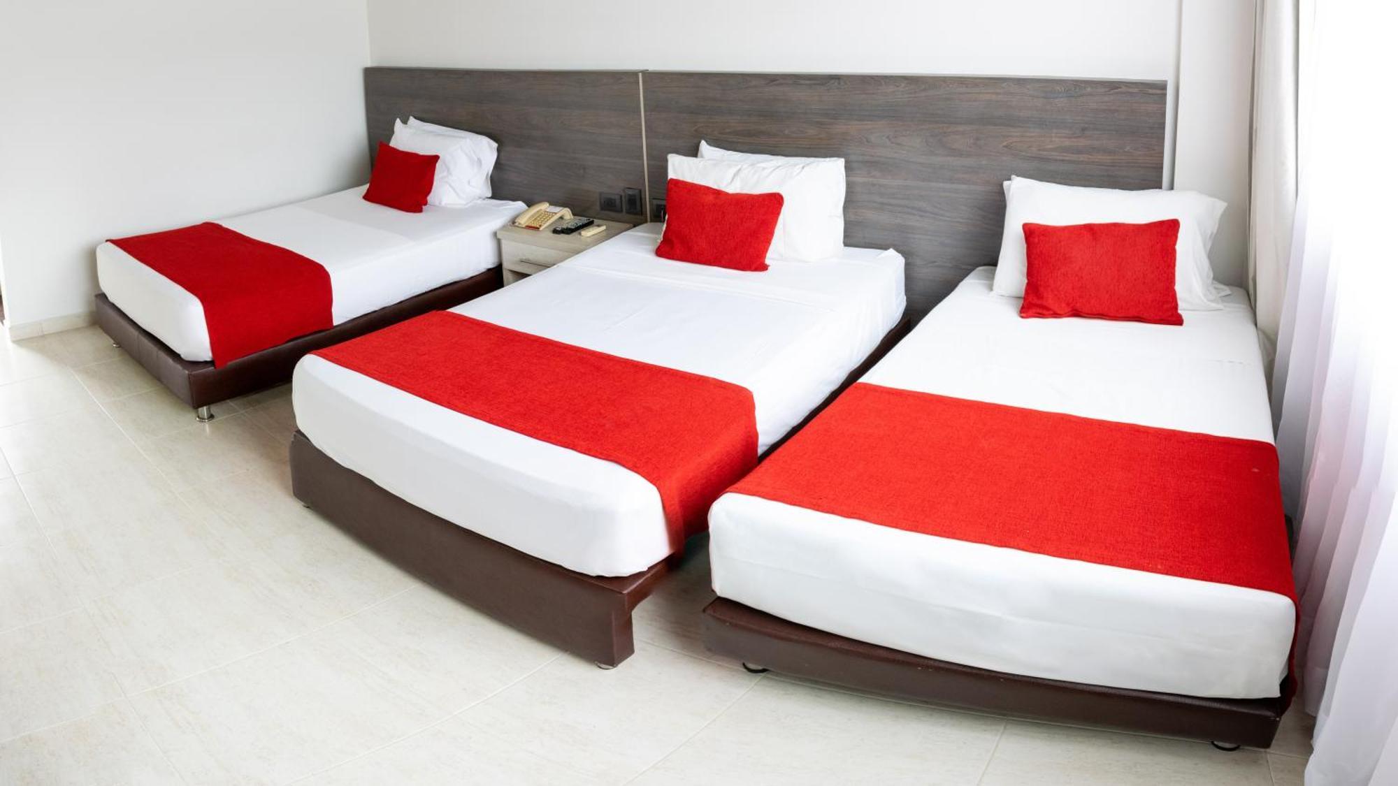 Hotel San Juan Internacional Girón Екстериор снимка